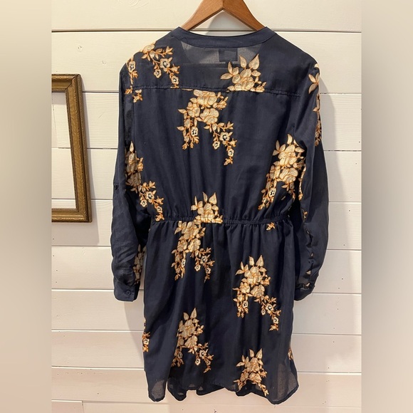 Embroidered Navy Floral Dress – ECI New York (Size 14) - Picture 12 of 12